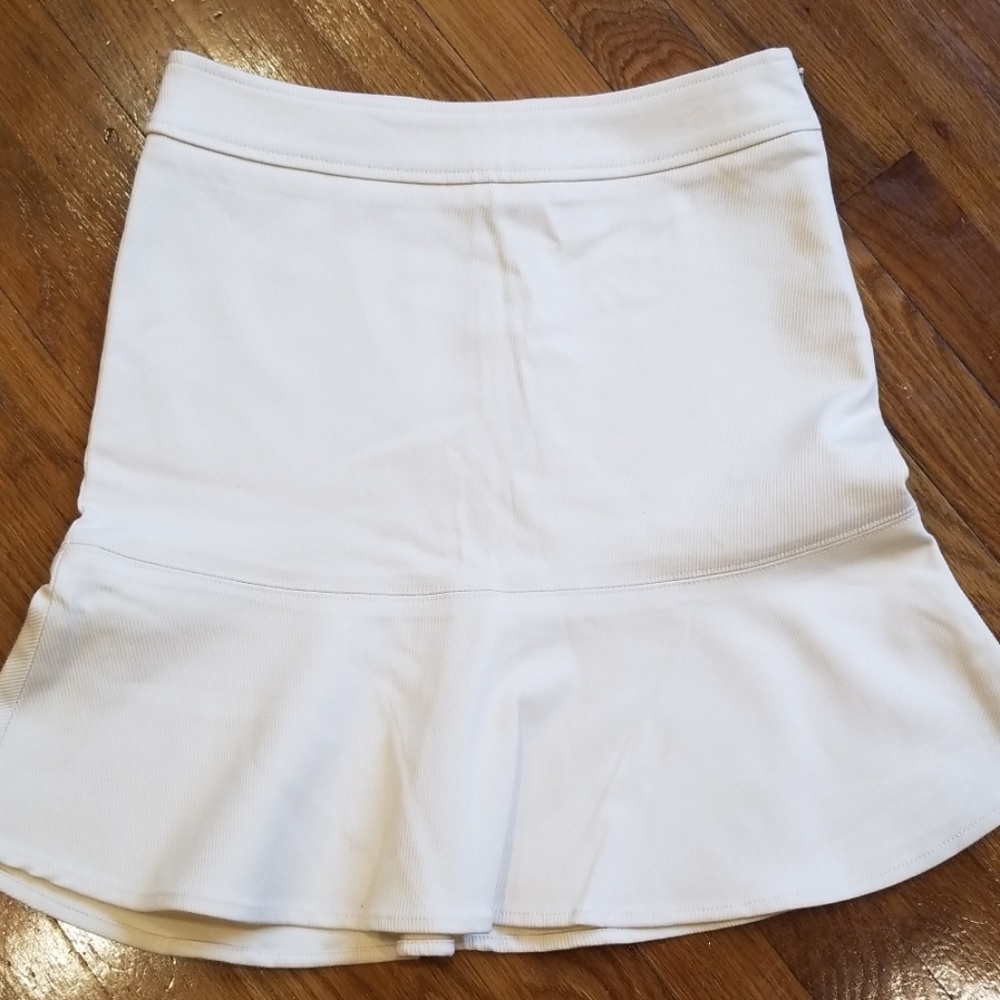 Short skirt
